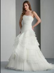 Asymmetrical Strapless Organza Wedding Dress Features Tiered Skirt Wedding Dresses