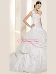 Ball Gown with Asymmetric Straps and Applique Decoration Wedding Dress