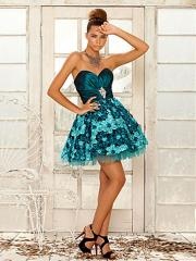Charming A-line Silhouette Strapless Sweetheart Neckline Brooch Beaded Applique Prom Dresses