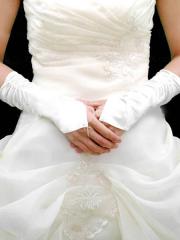 Chic Fingerless Bridal Gloves in Satin