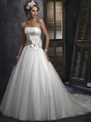 Chic Strapless Organza A-Line Wedding Dress