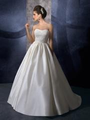 Chic Taffeta Strapless Ball Gown Wedding Dress