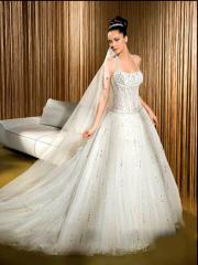 Distinctive A-Line Halter Organza Wedding Dress