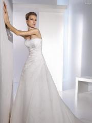 Ethereal Strapless Laced Sheath Gown of Modern Element