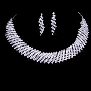 Exquisite Jewelry Set with Pearls
