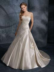 Fashionable Satin Strapless A-Line Wedding Dress