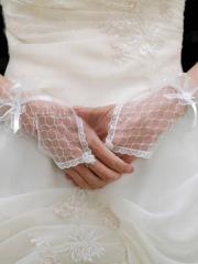 Fingerless Short Lace Bridal Gloves with Bow ties