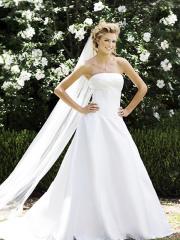 Gorgeous Strapless A-Line Gown of Head Veil and Chapel Train