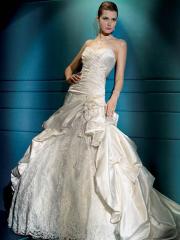 Gorgeous Strapless Satin Lace Gown for Modern Work