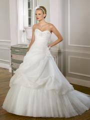 Graceful A-Line Strapless Sweetheart Organza Wedding Dress