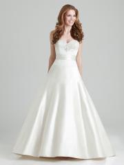 Graceful Floor-length Sweetheart Neckline Satin Court Train A-line Wedding Dress with Belt