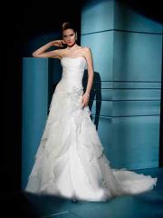 Graceful Organza Strapless A-Line Wedding Dress