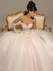 Hot Selling Ball Gown Style for Brides Featured By Sweetheart Bodice and Pick-Up