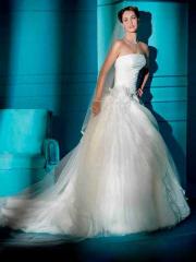 Incredible Organza And Tulle Strapless Ball Gown Wedding Dress