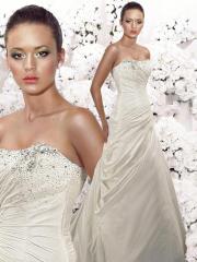 Lavish Dipped Neckline Jewelry Attached Gown of Chapel Tail