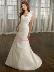 Mermaid Silhouette with Appliqued Embellishment Decorated Wedding Dress