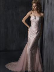 Mermaid Silhouette with Crystal Embellishment Elegant Wedding Dress