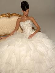 Multi-Layer Ball Skirt and Sweetheart Neckline Bridal Gown In New Style