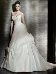 New 2011 Sweetheart Neckline with Ruffled Skirt Decoration Luxurious Wedding Dress