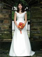Off-The-Shoulder Taffeta Gown of Princess Style for Garden Bridals