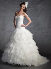 Organza Ball Gown Dress with A Strapless Sweetheart Neckline And Dropped Waist Wedding Dresses