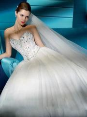 Organza Strapless Sweetheart Neckline Ball Gown Wedding Dress with Beaded Bodice