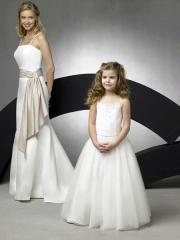 Pure Ball Gown Floor-length Flower Girl Dress with Beadings