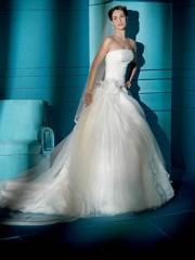 Ravishing Strapless Princess Gown of Side Tulle Inlay