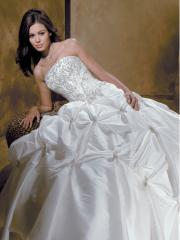 Romantic Strapless Embroidered Gown for Wedding with Taffeta and Chapel Train