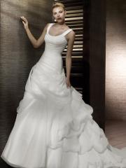 Ruffled Bodice Asymmetric Skirt Pleats Decoration in Chapel Train Wedding Dress