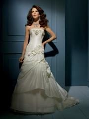 Sophisticated Strapless Princess Gown of Flower and Beading
