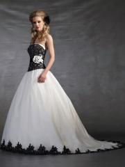 Strapless Ball Gown with A Natural Waist With Ribbon Sash And Flower Broach Wedding Dresses