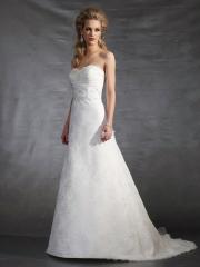 Strapless Sweetheart Neckline Dress With A Natural Waist Wedding Dresses