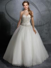 Sublime Embroidered Sweetheart Neckline with Tulle Overlay of Superb Craftsmanship
