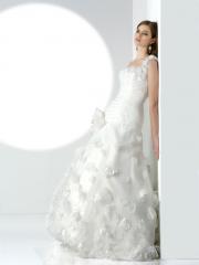Such an Elegant Modified A-Line Wedding Dress