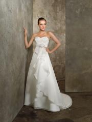 Sweet Heart And Strapless Neckline in Chapel Train Noble Wedding Dress