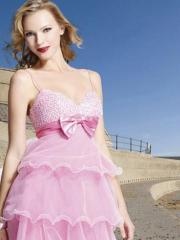 Sweetly Pink Organza Spaghetti Straps Sweetheart Neckline Sequined Bodice Tired Prom Dresses