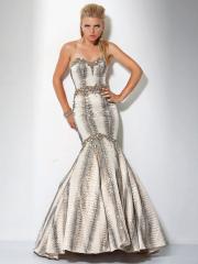 Voluminous Sweetheart Floor Length White Printed Mermaid Style Wedding Party Gown