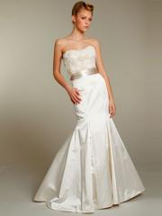 White Taffeta Strapless Trumpet Bridal Gown in Floor-Length